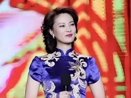 刘芳菲:从央视主持到带货主播,两度婚姻挫折,依然活成自己的光
