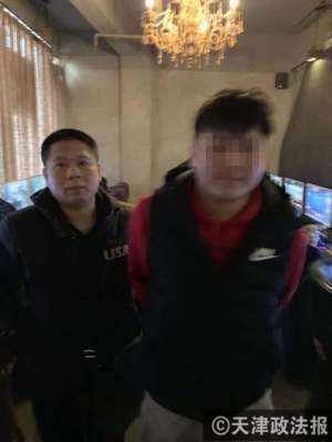 女主播网吧关机(恋上女主播疯狂“打赏”，见面遭拒后他决心报复)
