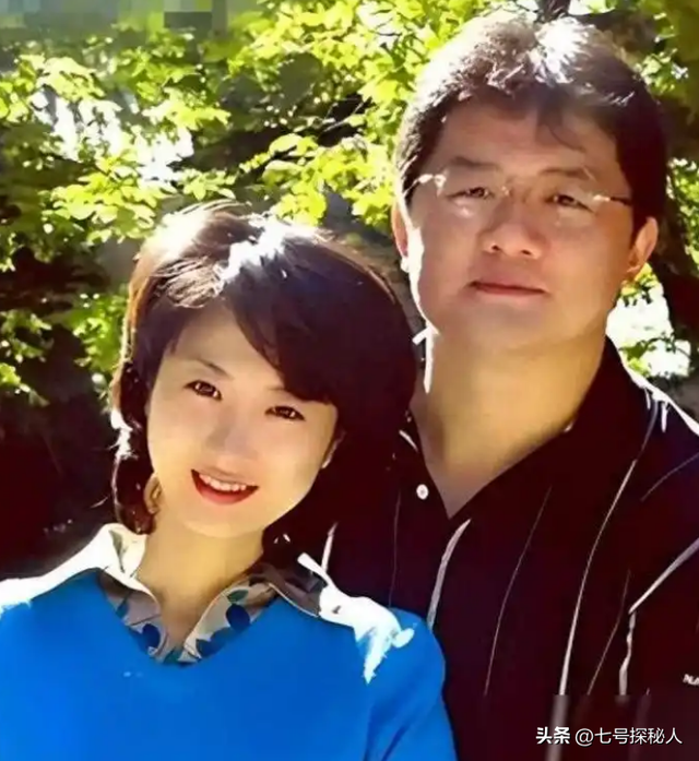 央视主持人张斌,被妻子当众揭发出轨,如今二人怎么样了?