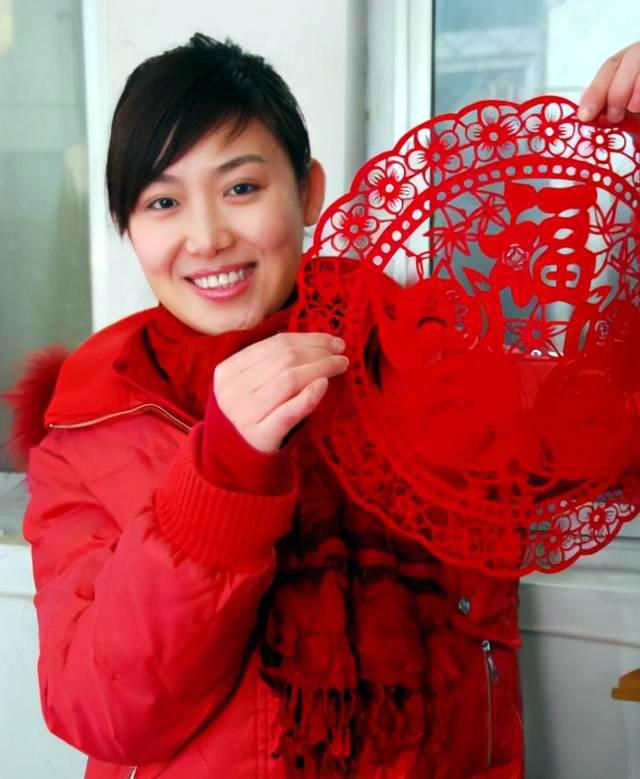 《新闻联播》美女主播郑丽:37岁做妈妈,钟爱家乡黑龙江