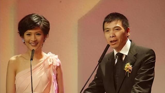 美女主持私生活混乱?和冯小刚夜宿8小时,陈红老公为其花1000万