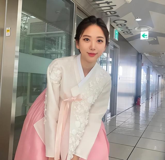 28岁韩气象女播报员离世，当过爱豆练习生，曾出演刘在石综艺节目