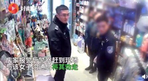 女子退猫不成暴摔小猫还用脚踩,监控拍下虐心一幕,当事人回应了