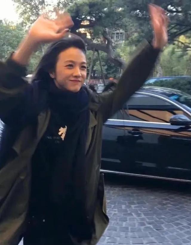 不怪韩国人偏心汤唯,高清镜头下,她全场最美