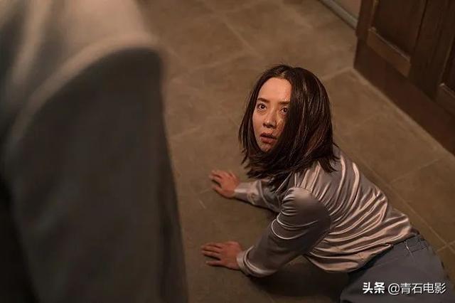 新上映的韩国惊悚片，韩网评分9.4，宋智孝为演女主每天跑10公里