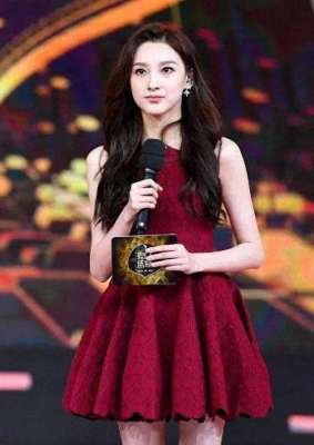 2017体育晨报女主播(十大当红体育女主播全都是魔鬼身材的性感大美女)