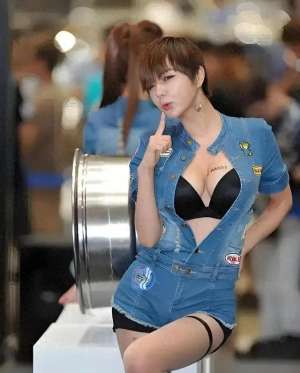 韩国女主播秋天(韩国顶级模特柳智惠：从车展到直播的多彩人生)