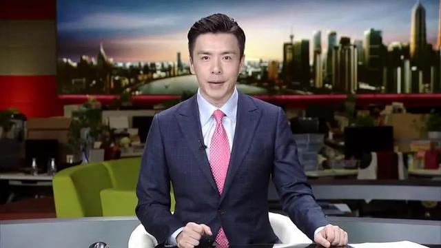 上海首位00后新闻女主播杨千,嗓音酷似王菲,全网粉丝数百万