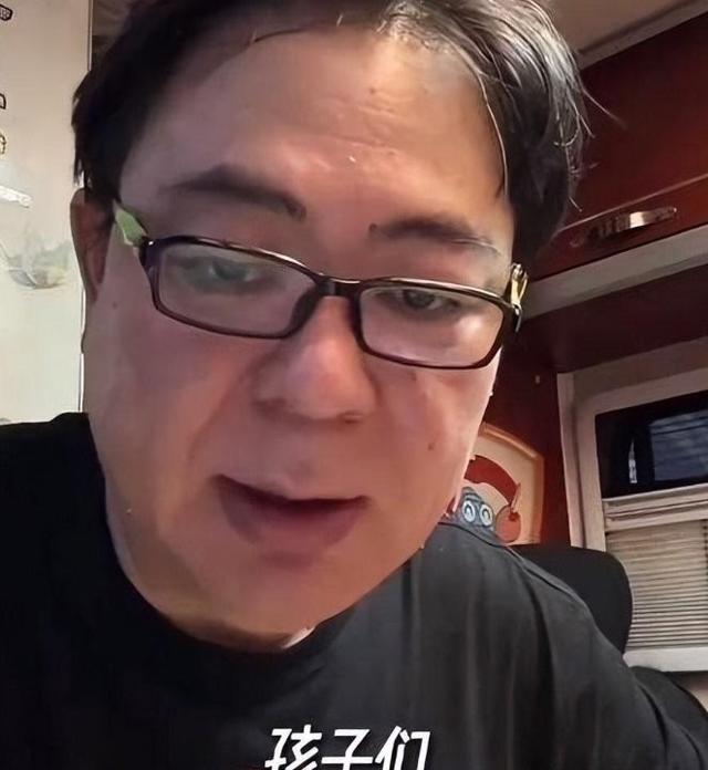 女主播火辣身材惹老戏骨艳遇，内幕令人震惊!