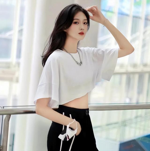 盘点二十位顶级女车模 :看看谁是你心目中的No.1车模小姐