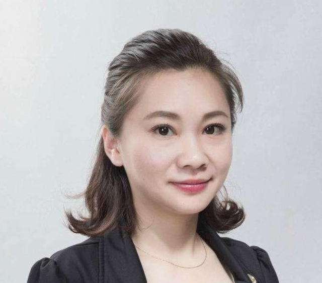 央视女主持曹晴,嫁给美国富豪被虐待,一年后饿得皮包骨头