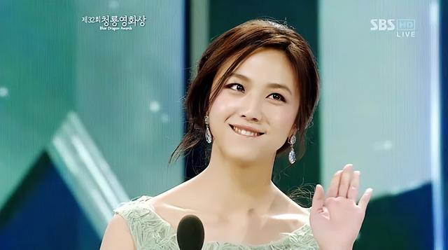 不怪韩国人偏心汤唯,高清镜头下,她全场最美