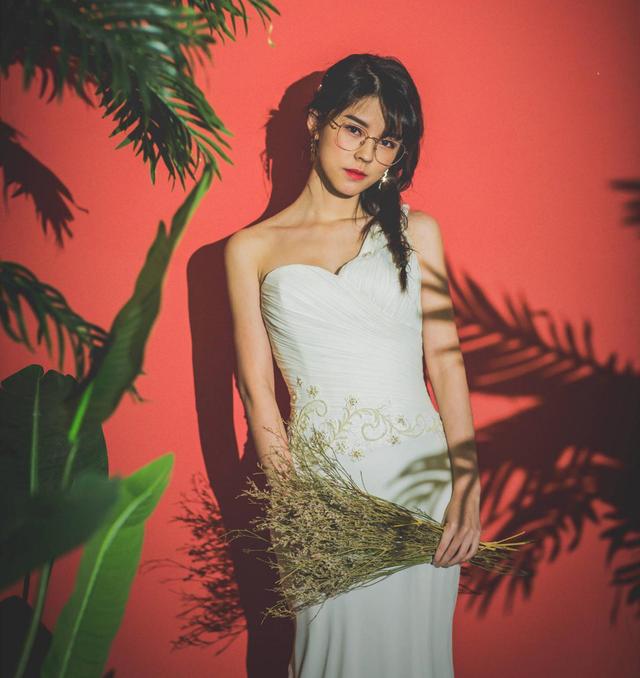 绝地求生:穿上水手服的沫子有多美?粉丝:没人敢说沫子是阿姨了