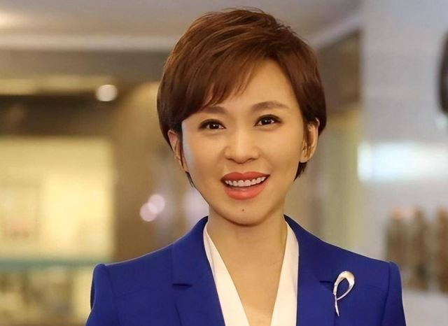 央视新锐主持人王音棋,音色好听,长相清纯,琴棋书画皆美好