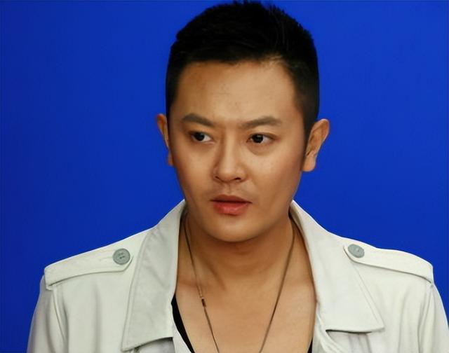 当年她败坏了印小天的名声,借此走红嫁给导演,如今怎么样了