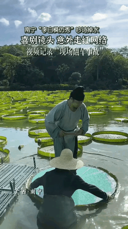 情侣在地铁上兴致激增不背人，一旁阿姨尴尬夹腿：都起鸡皮疙瘩了