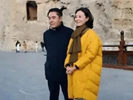 刘芳菲:从央视主持到带货主播,两度婚姻挫折,依然活成自己的光