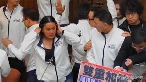 香港女主播叫床视频(视频曝光 有头部主播潜力 不忍陈玉珍被污脱衣碰瓷 徐巧芯脱衣力挺)