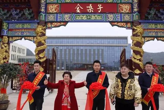 最悲情的柳州女强人!金嗓子江佩珍变“老赖”,连股票也要退市了