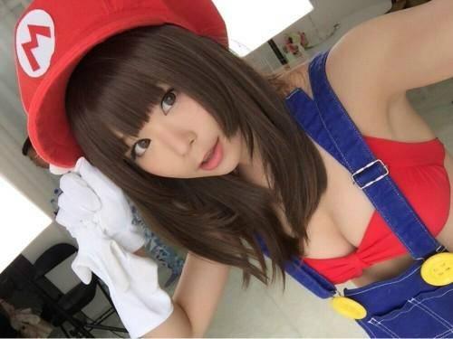 这样的水管工也可以么？ 萌妹cos女体马里奥