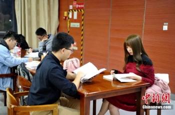 台湾电竞女主播:遇到武汉玩家,会特别说“加油”