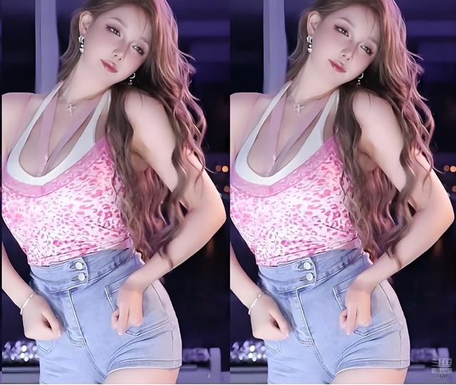 女主播米娜续约,重回直播!网友调侃:家人们,我没钱花了