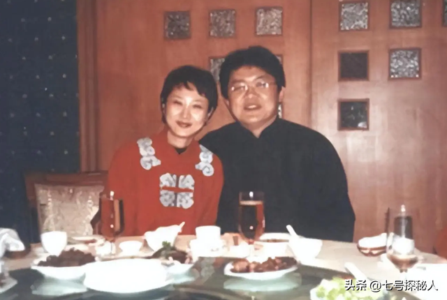 央视主持人张斌,被妻子当众揭发出轨,如今二人怎么样了?