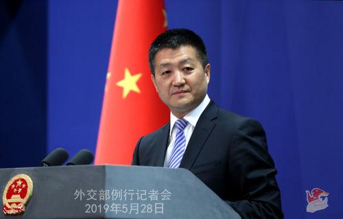 明早8点,外交部喊你一起看史上首次中美女主播约辩