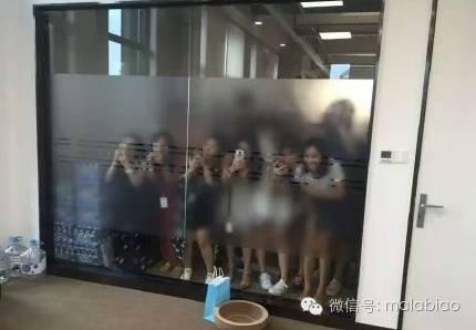 傅园慧又直播了，采访她的是大王，两个摩羯座的人是怎么不冷场的