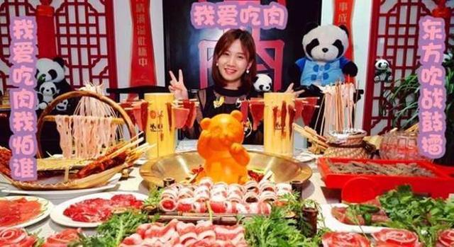 流量新套路，清纯美女变着法的喝白酒，真相或是网红表演给你看