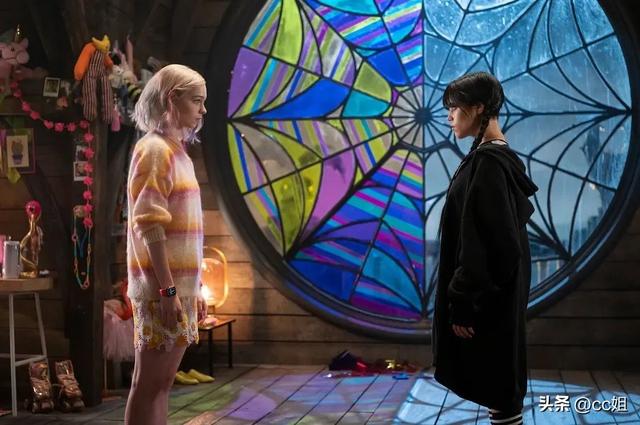 网飞9.5分炸裂剧王，彻底撕开社会底层的黑暗