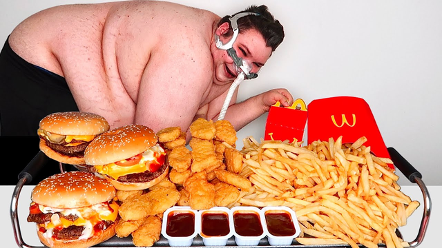吃播鼻祖为流量暴食至362斤！“吃”断肋骨戴呼吸机还要继续吃