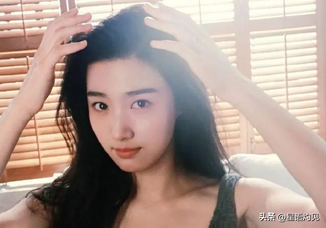 卢昱晓竟不让狗狗看吻戏！柴安三娘大婚现场爆笑一幕曝光！