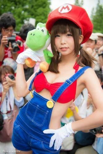 这样的水管工也可以么？ 萌妹cos女体马里奥