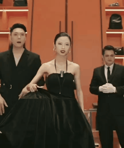 男人的生意做到抖音第一，美女主播手段高超