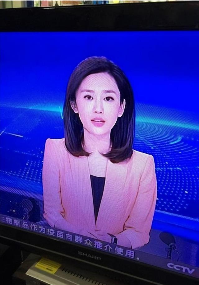 央视新锐主持人王音棋,音色好听,长相清纯,琴棋书画皆美好