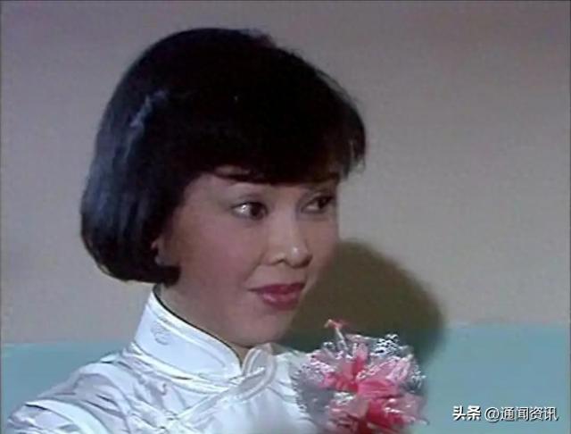 她曾是春晚主持人，抢闺蜜男友，为爱两次自杀，离婚后嫁前夫叔叔