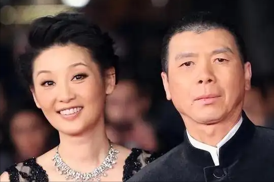 美女主持私生活混乱?和冯小刚夜宿8小时,陈红老公为其花1000万