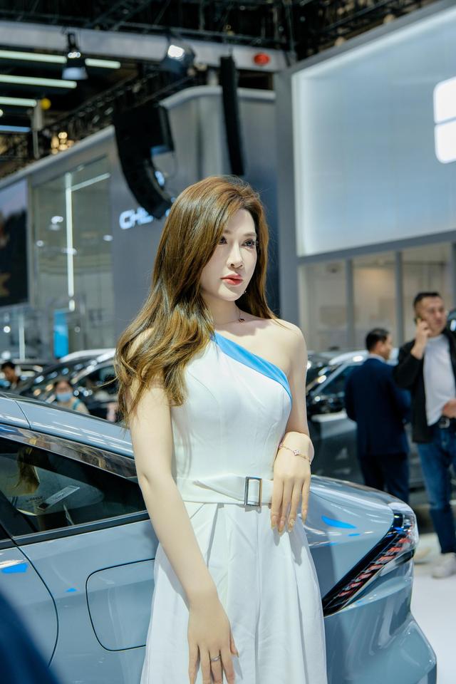 盘点二十位顶级女车模 :看看谁是你心目中的No.1车模小姐