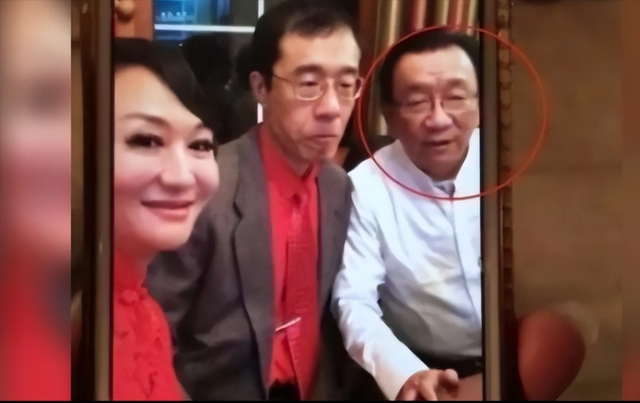 央视女主持曹晴,嫁给美国富豪被虐待,一年后饿得皮包骨头