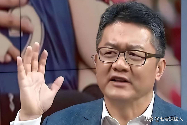 央视主持人张斌,被妻子当众揭发出轨,如今二人怎么样了?