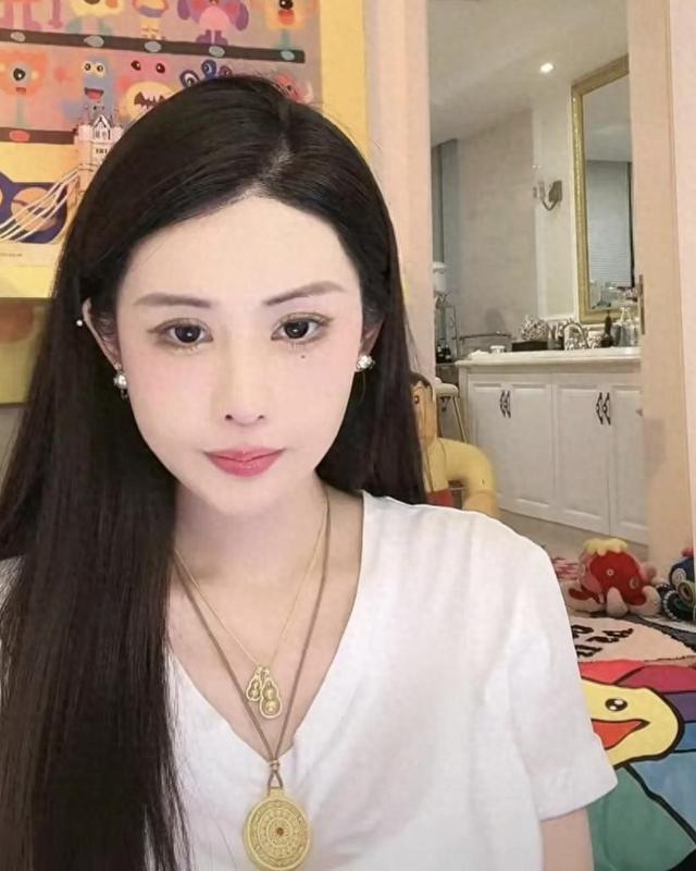 直播界新贵韦雪收入9亿!盘点赚钱速度惊人的网红群英