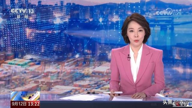 刘妙然:播完2期《新闻直播间》后,顶着一头女主播发型去游乐场