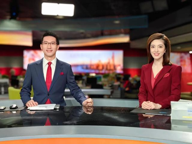 上海首位00后新闻女主播杨千,嗓音酷似王菲,全网粉丝数百万