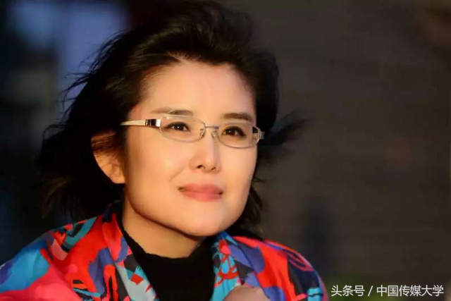 央视记者王宁：从青涩姑娘到资深记者，做新闻的她永远年轻……