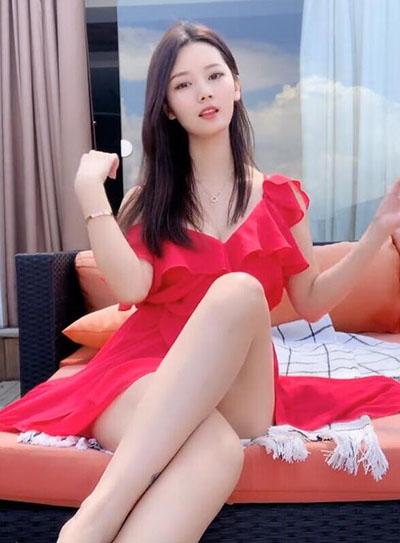 素颜女神李艺菲三围快手号多少 快手李艺菲跳舞走漏视频哪里看