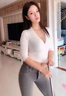 钟淑女主播脱内衣视频(素颜女神李艺菲三围快手号多少 快手李艺菲跳舞走漏视频哪里看)