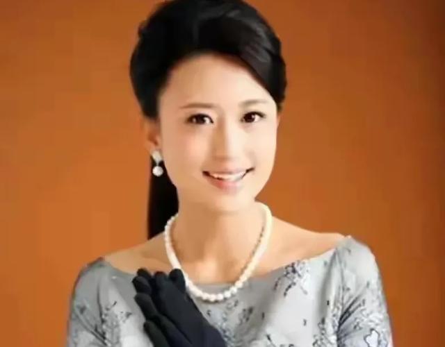 嫁给70岁富翁?包养四个男人?央视女主持人私生活谣言有多离谱?