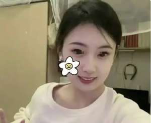 腾讯女主播内裤(“被扒得底裤都不剩了”，川大张薇又添大瓜，网友直呼：没法原谅)