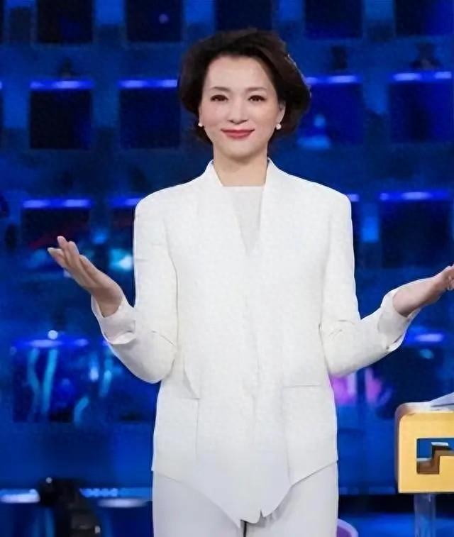 盘点中国十大最著名女主持人,周涛排名第二